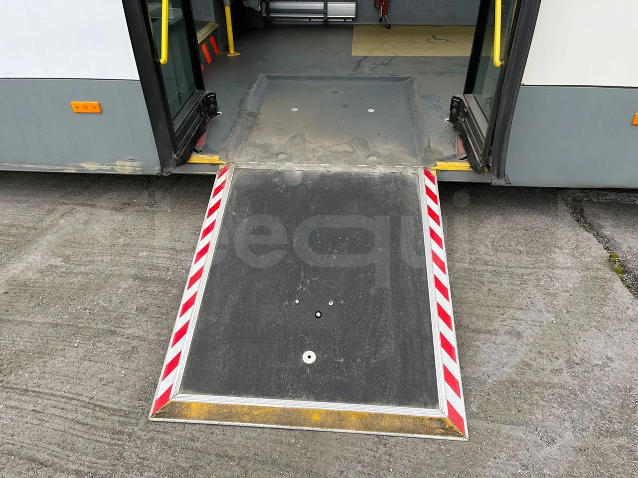 Van Hool A360 02N - Euro5 - 188kW - 12mt - front door 3 open