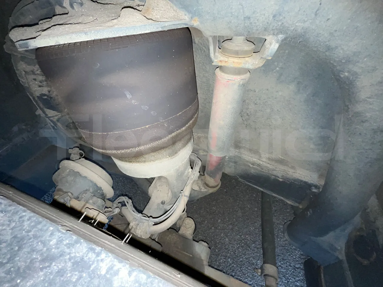 Van Hool A360 02N - Euro5 - 188kW - 12mt - front shock absorbers left