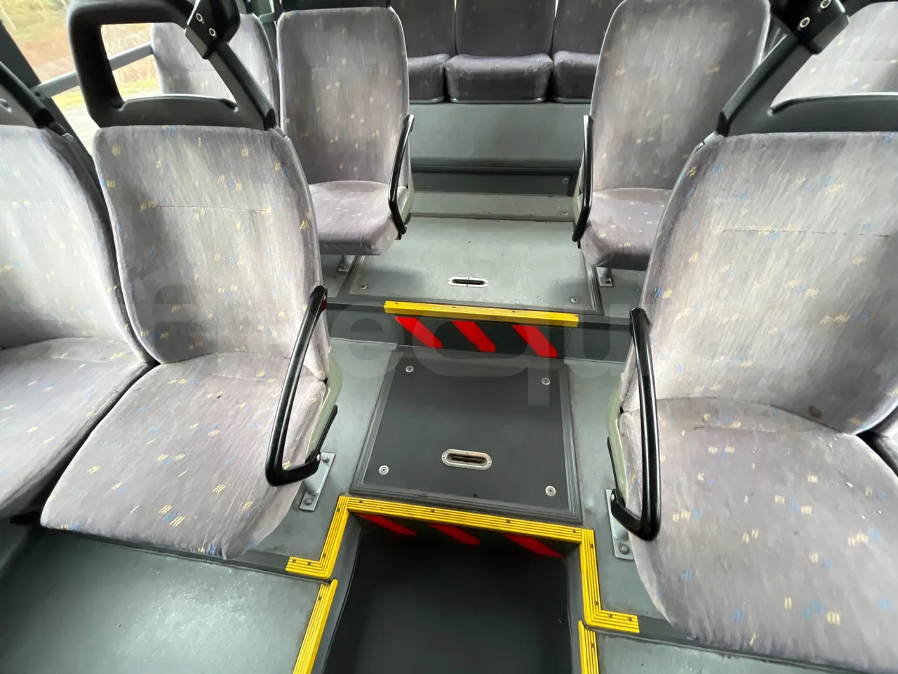 Van Hool A360 02N - Euro5 - 188kW - 12mt - floor hatches photo