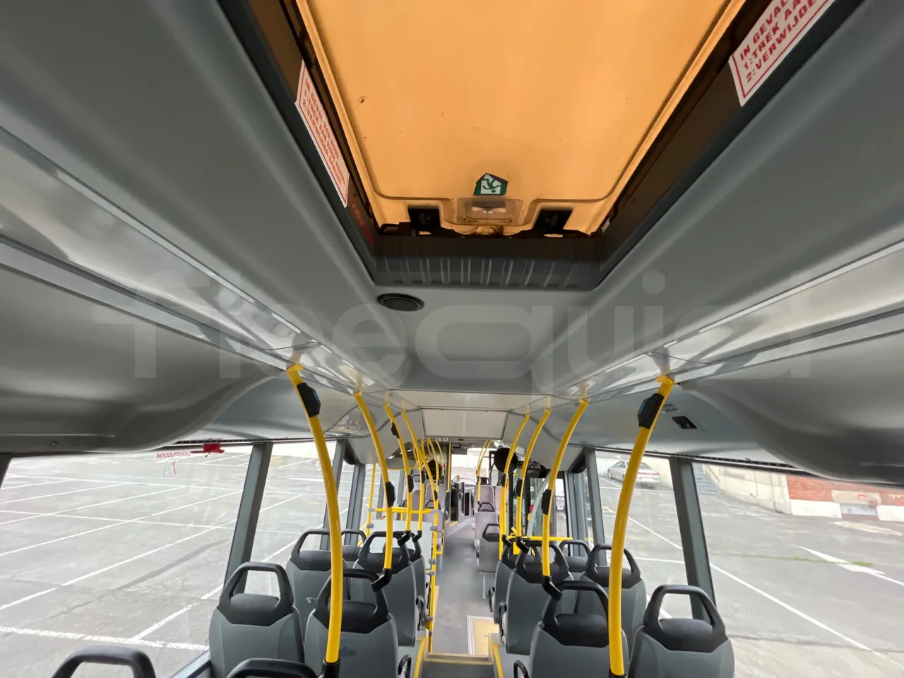 Van Hool A360 02N - Euro5 - 188kW - 12mt - overhead compartments photo