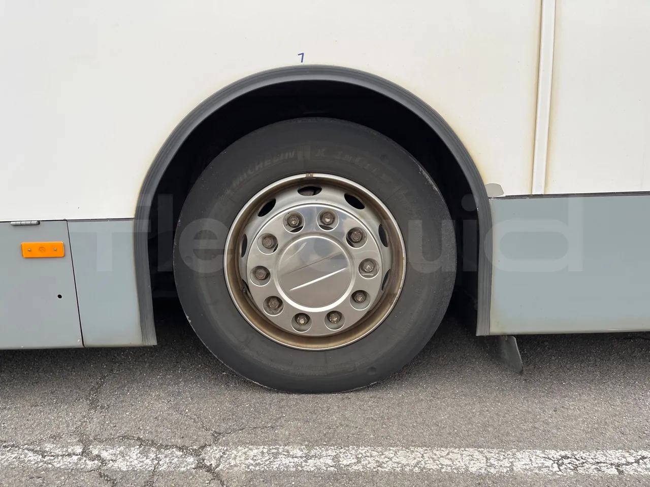 Van Hool A360 02N - Euro5 - 188kW - 12mt - front left tire measurements