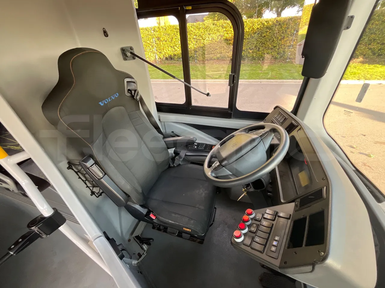 Volvo G891H L291LH24J8100 / Euro 6 - 177 Kw - 18.750 Mt - driver's seat photo