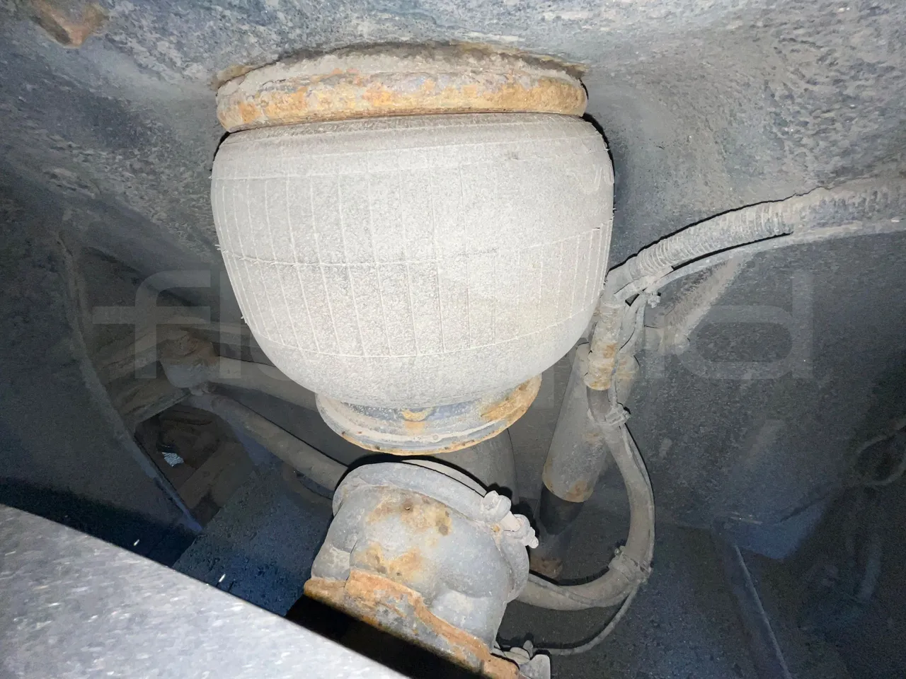 Volvo G891H L291LH24J8100 / Euro 6 - 177 Kw - 18.750 Mt - front shock absorbers left