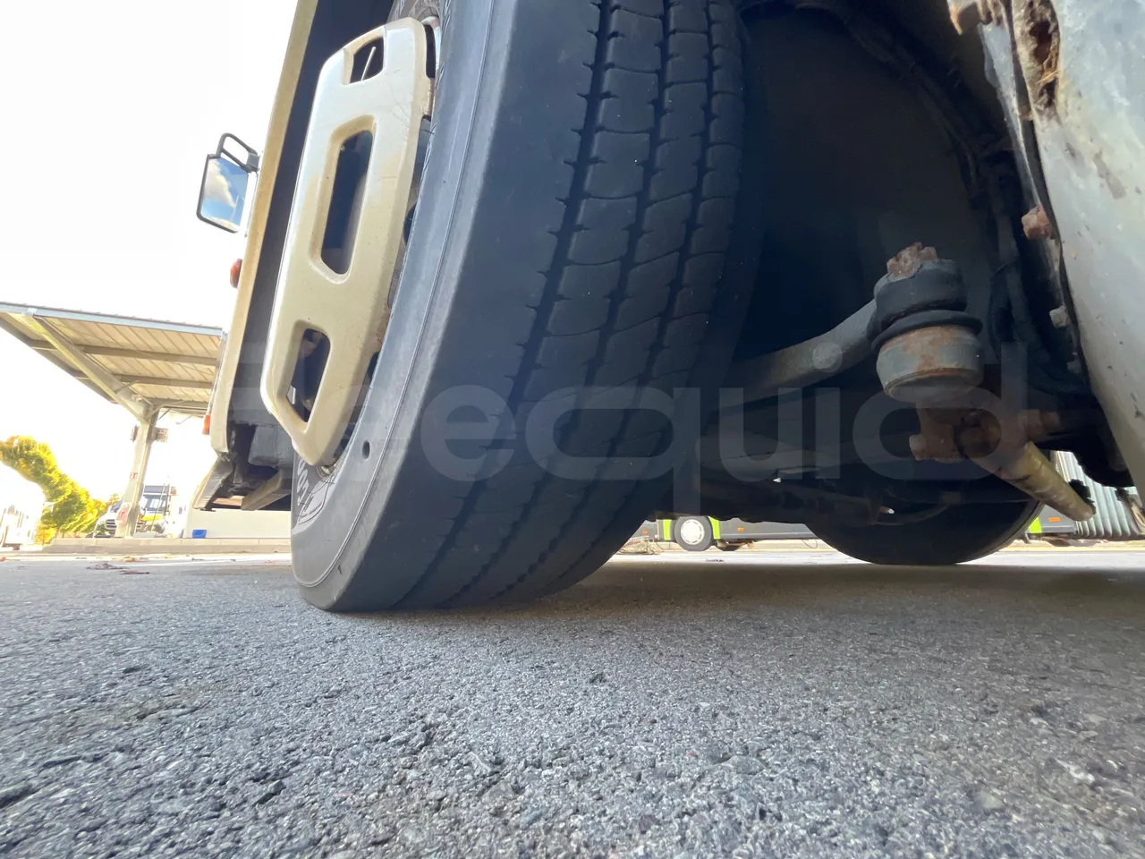 Volvo G891H L291LH24J8100 / Euro 6 - 177 Kw - 18.750 Mt - tread condition front tires left