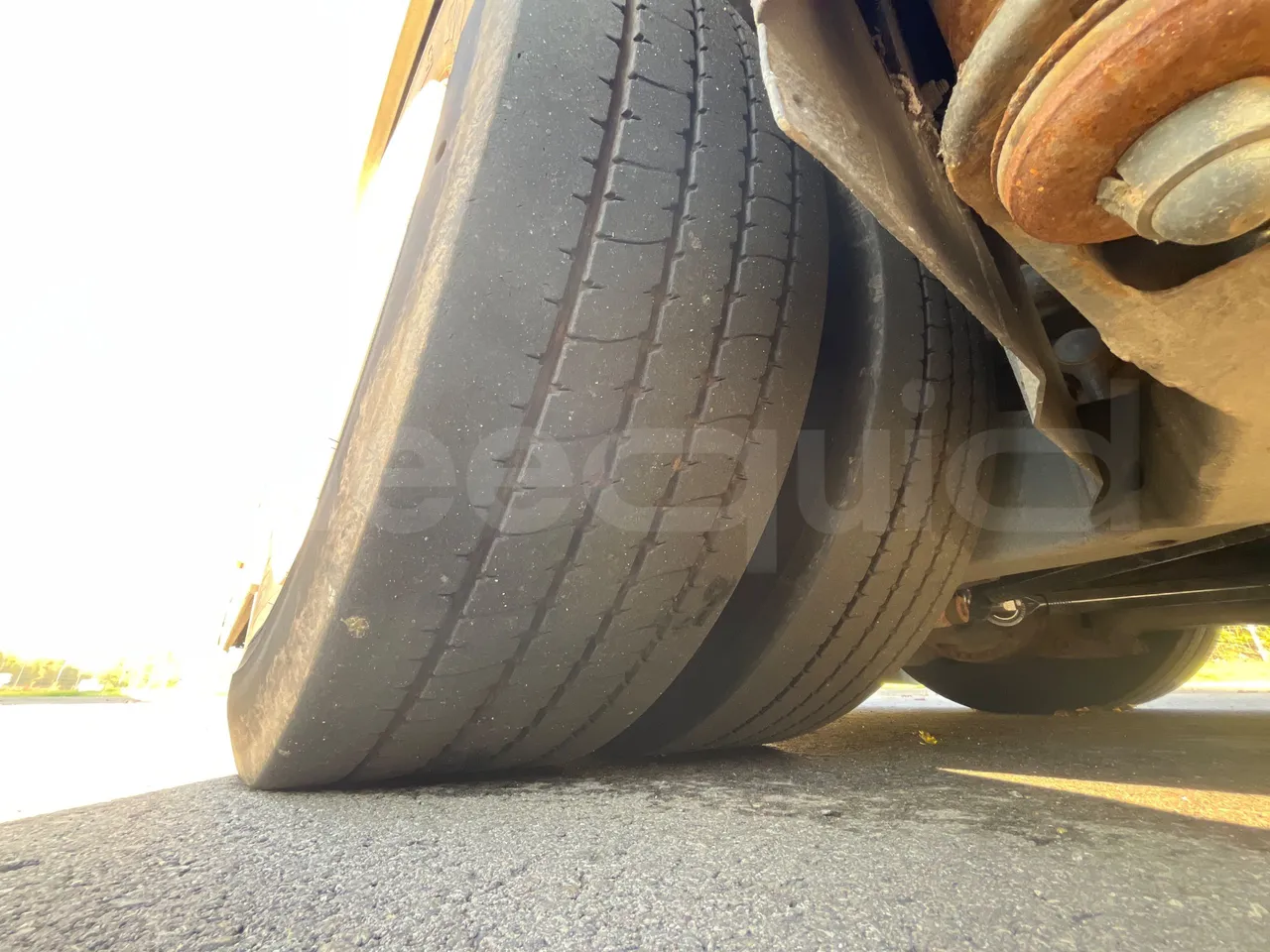 Volvo G891H L291LH24J8100 / Euro 6 - 177 Kw - 18.750 Mt - tread condition third axle tires right