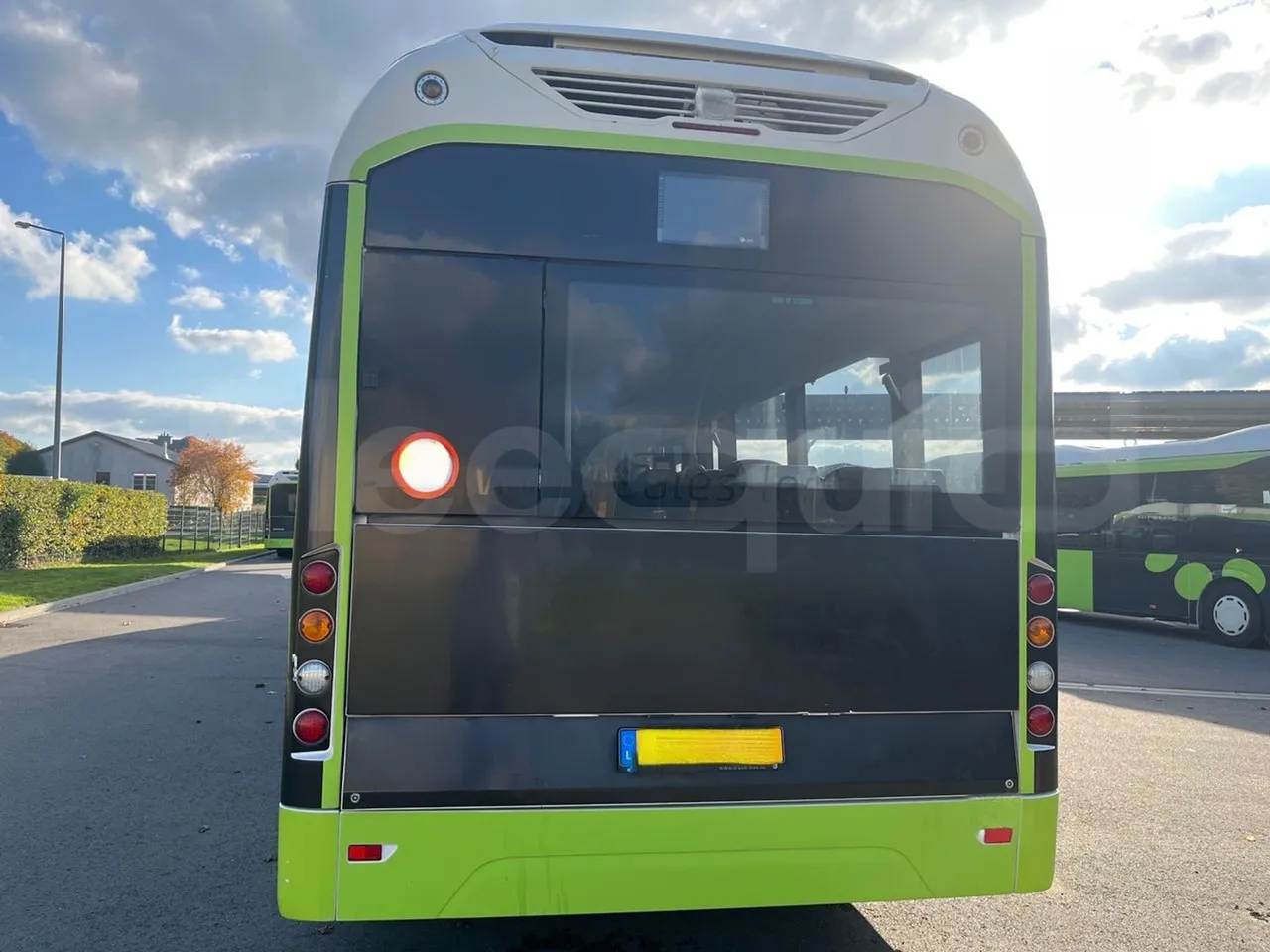 Volvo G891H L291LH24J8100 / Euro 6 - 177 Kw - 18.750 Mt - rear hatch closed
