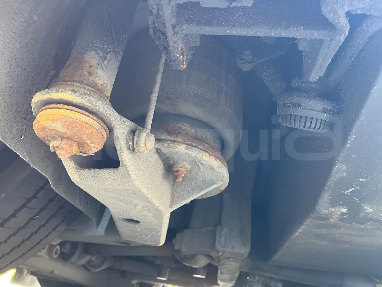 Volvo G891H L291LH24J8100 / Euro 6 - 177 Kw - 18.750 Mt - axle 2 shock absorbers 1 right
