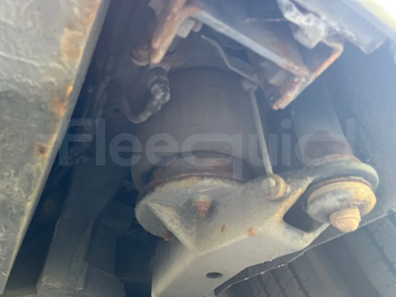 Volvo G891H L291LH24J8100 / Euro 6 - 177 Kw - 18.750 Mt - axle 2 shock absorbers 2 left