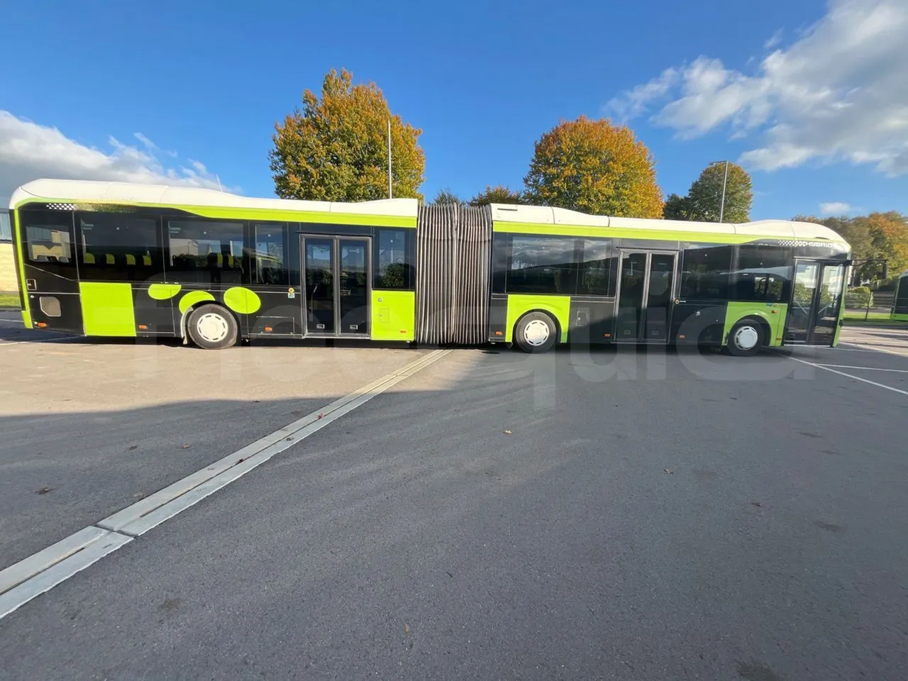 Volvo G891H L291LH24J8100 / Euro 6 - 177 Kw - 18.750 Mt - right side doors closed