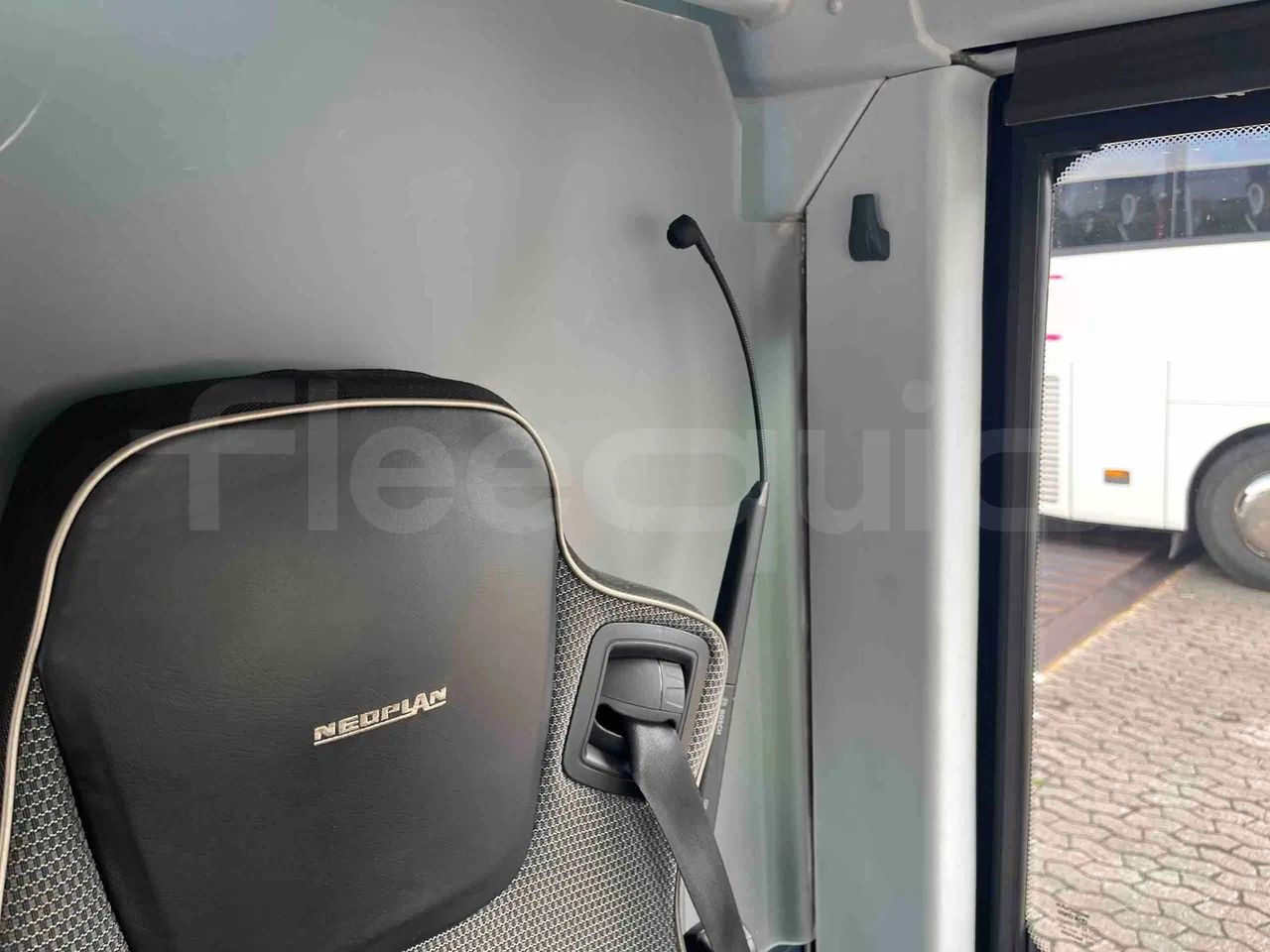 Neoplan Skyliner L - EUR6 - 371kW - 14.0000m - driver microphone accessories photo