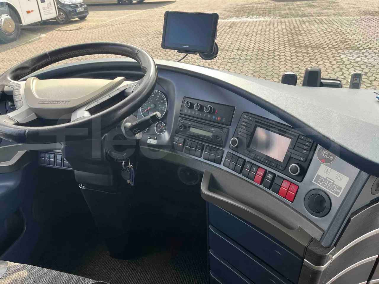Neoplan Skyliner L - EUR6 - 371kW - 14.0000m - radio accessories photo