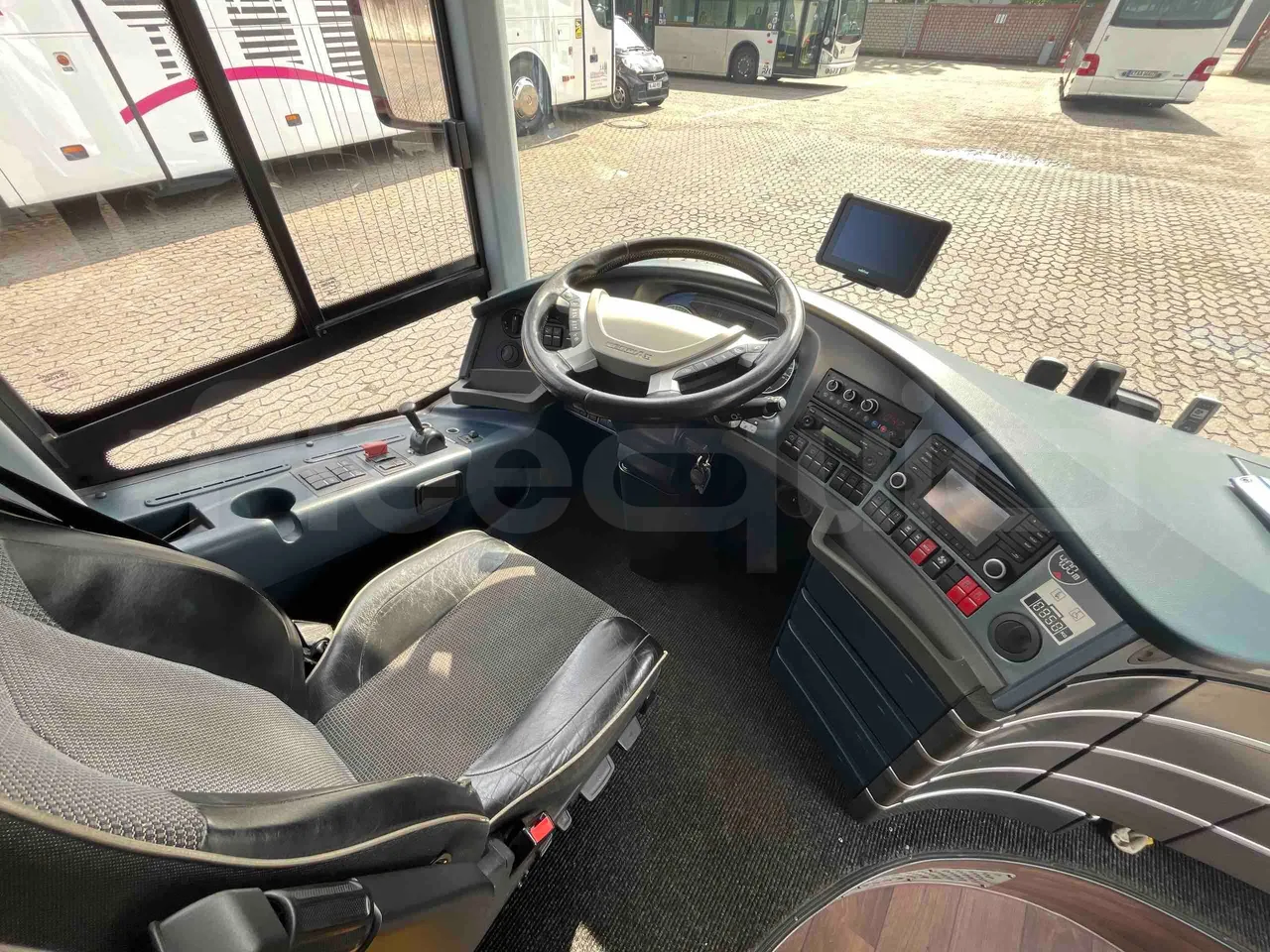 Neoplan Skyliner L - EUR6 - 371kW - 14.0000m - buttons panels on