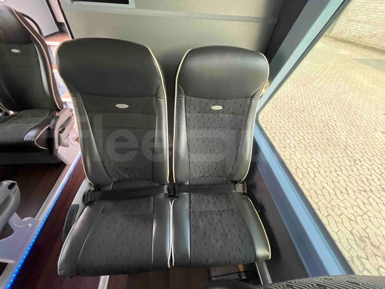 Neoplan Skyliner L - EUR6 - 371kW - 14.0000m - central seat safety belt