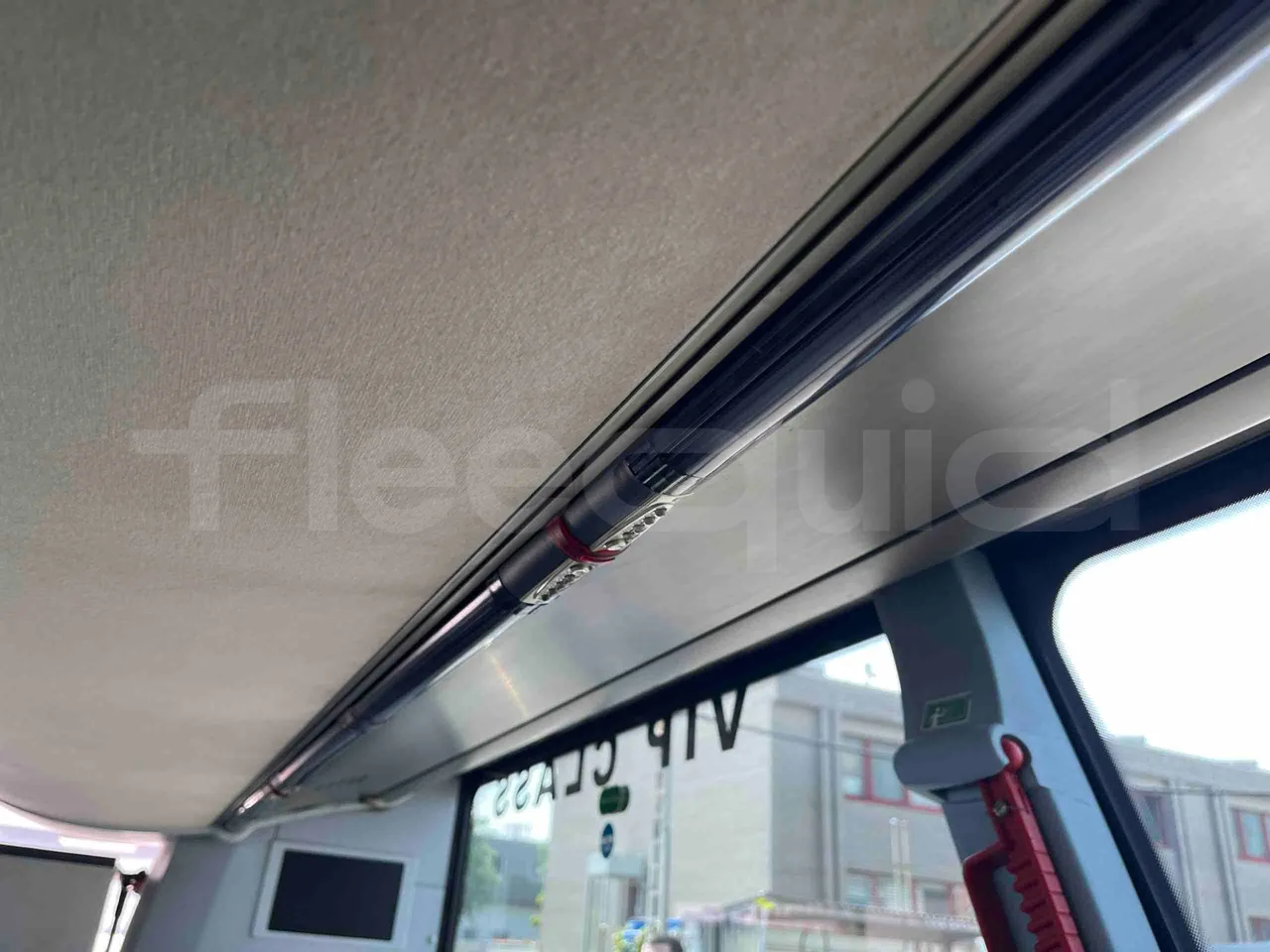 Neoplan Skyliner L - EUR6 - 371kW - 14.0000m - usb charging detail