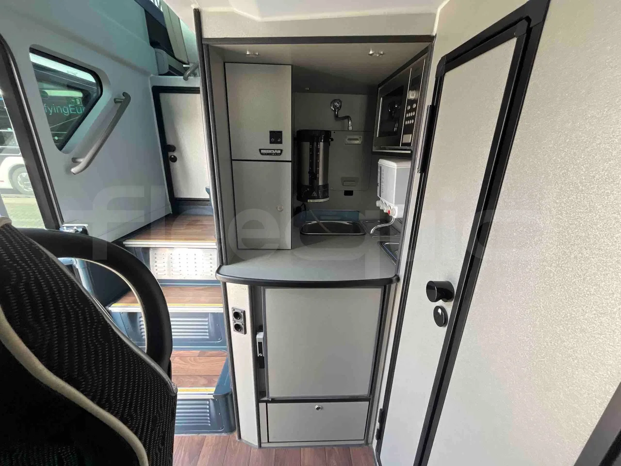 Neoplan Skyliner L - EUR6 - 371kW - 14.0000m - coffee machine accessories