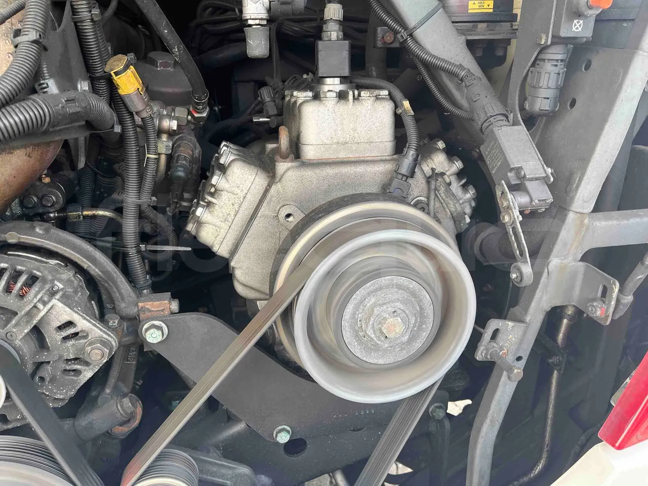 Neoplan Skyliner L - EUR6 - 371kW - 14.0000m - air conditioning compressor