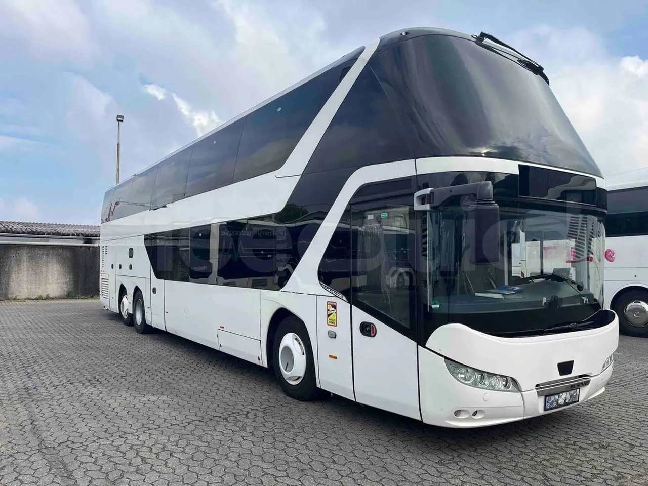 Neoplan Skyliner L - EUR6 - 371kW - 14.0000m - Base cover photo