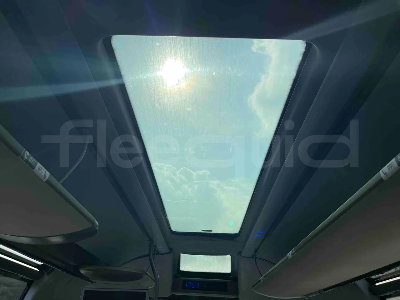 Neoplan Skyliner L - EUR6 - 371kW - 14.0000m - disabled area photo