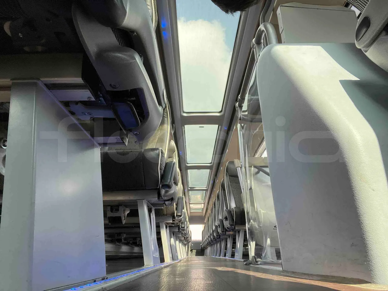 Neoplan Skyliner L - EUR6 - 371kW - 14.0000m - folding seat photo