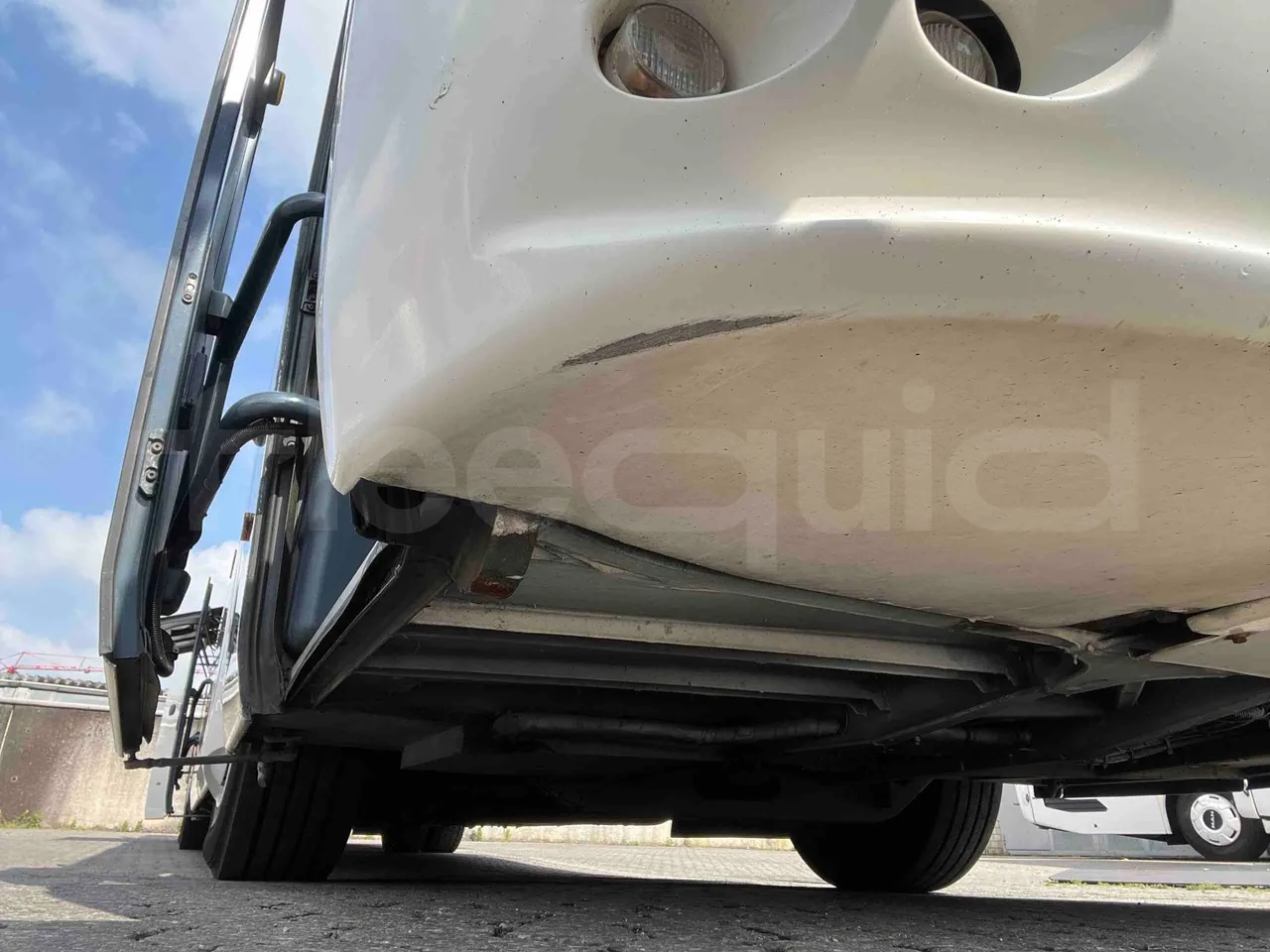 Neoplan Skyliner L - EUR6 - 371kW - 14.0000m - front air springs right