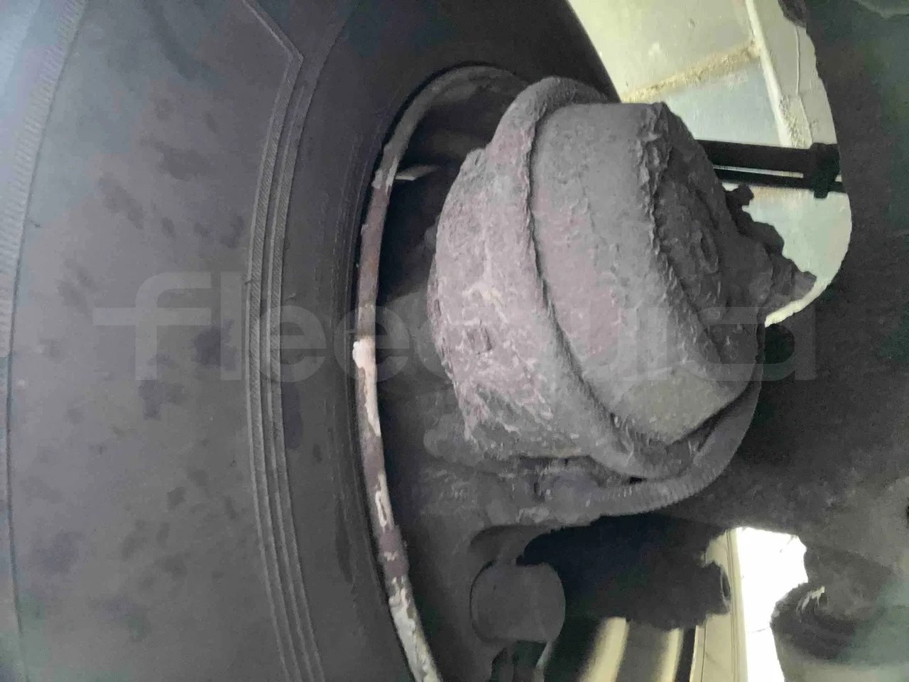Neoplan Skyliner L - EUR6 - 371kW - 14.0000m - front discs left
