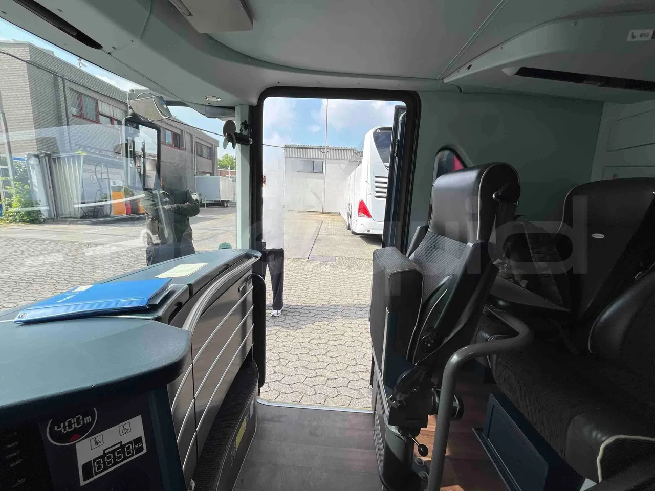 Neoplan Skyliner L - EUR6 - 371kW - 14.0000m - handrails photo