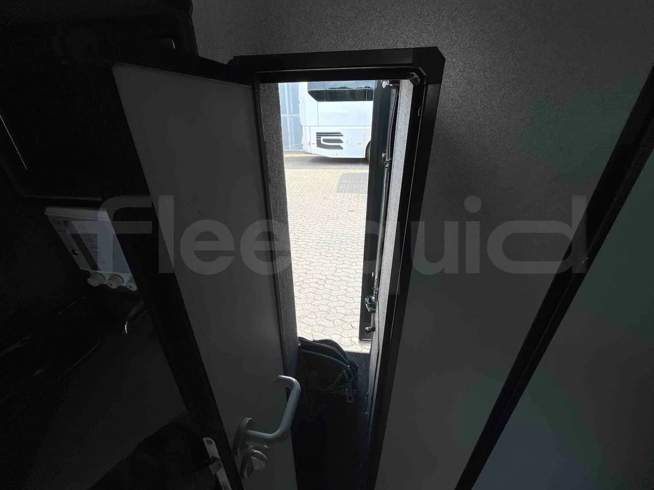 Neoplan Skyliner L - EUR6 - 371kW - 14.0000m - floor hatches photo