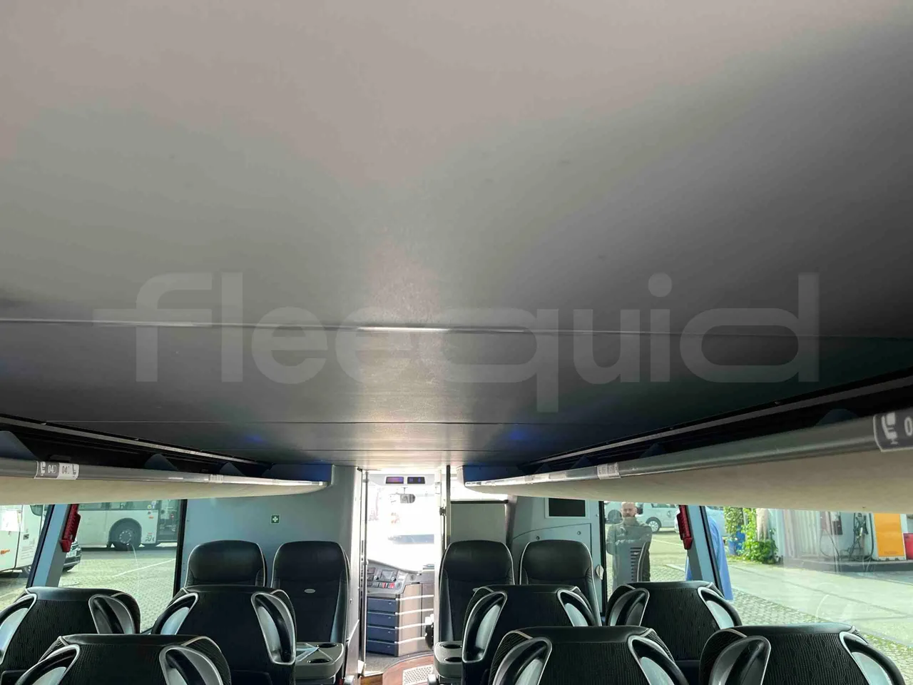 Neoplan Skyliner L - EUR6 - 371kW - 14.0000m - overhead compartments photo