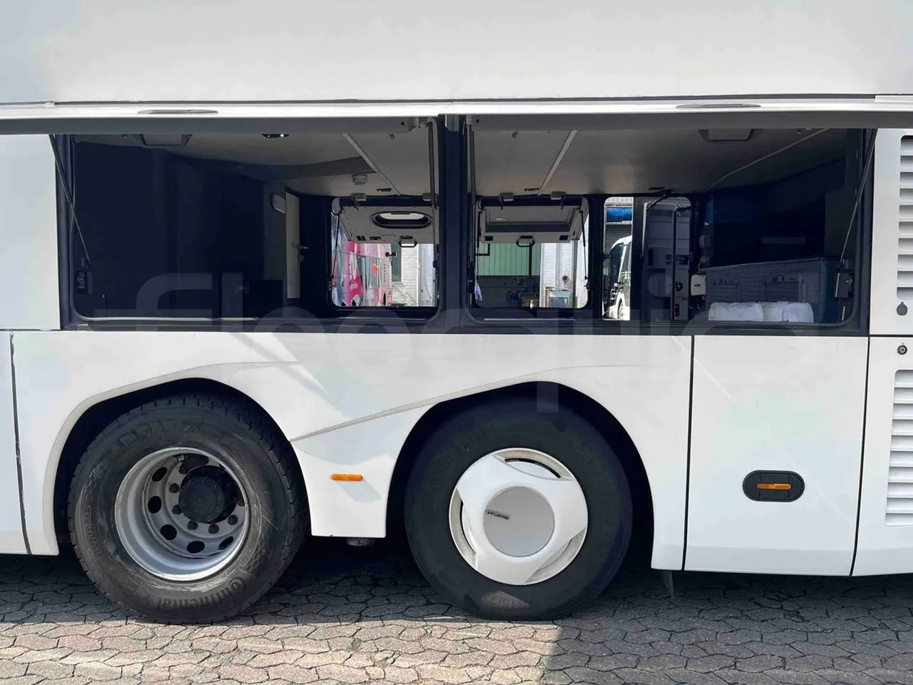 Neoplan Skyliner L - EUR6 - 371kW - 14.0000m - platform open photo