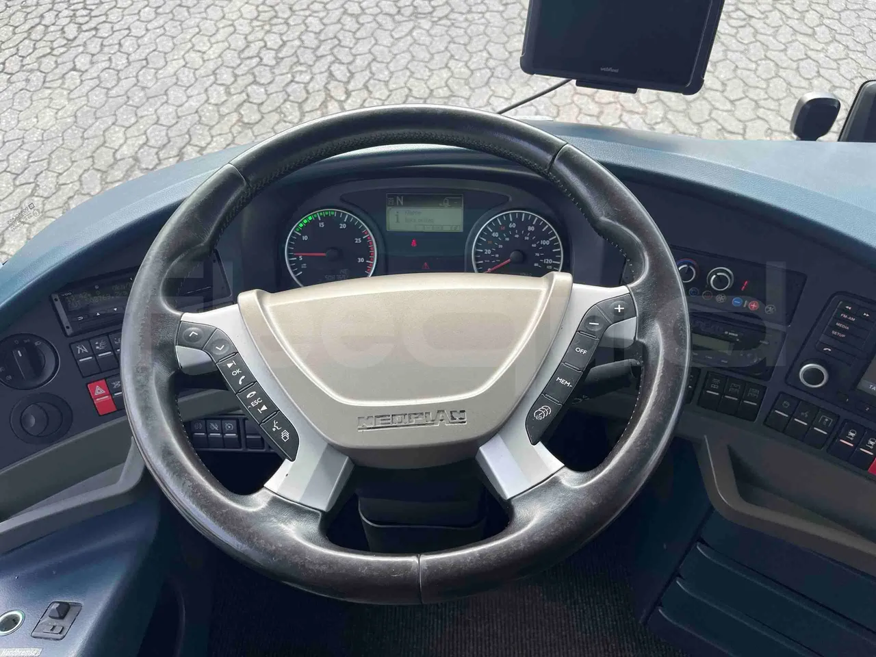 Neoplan Skyliner L - EUR6 - 371kW - 14.0000m - steering wheel photo