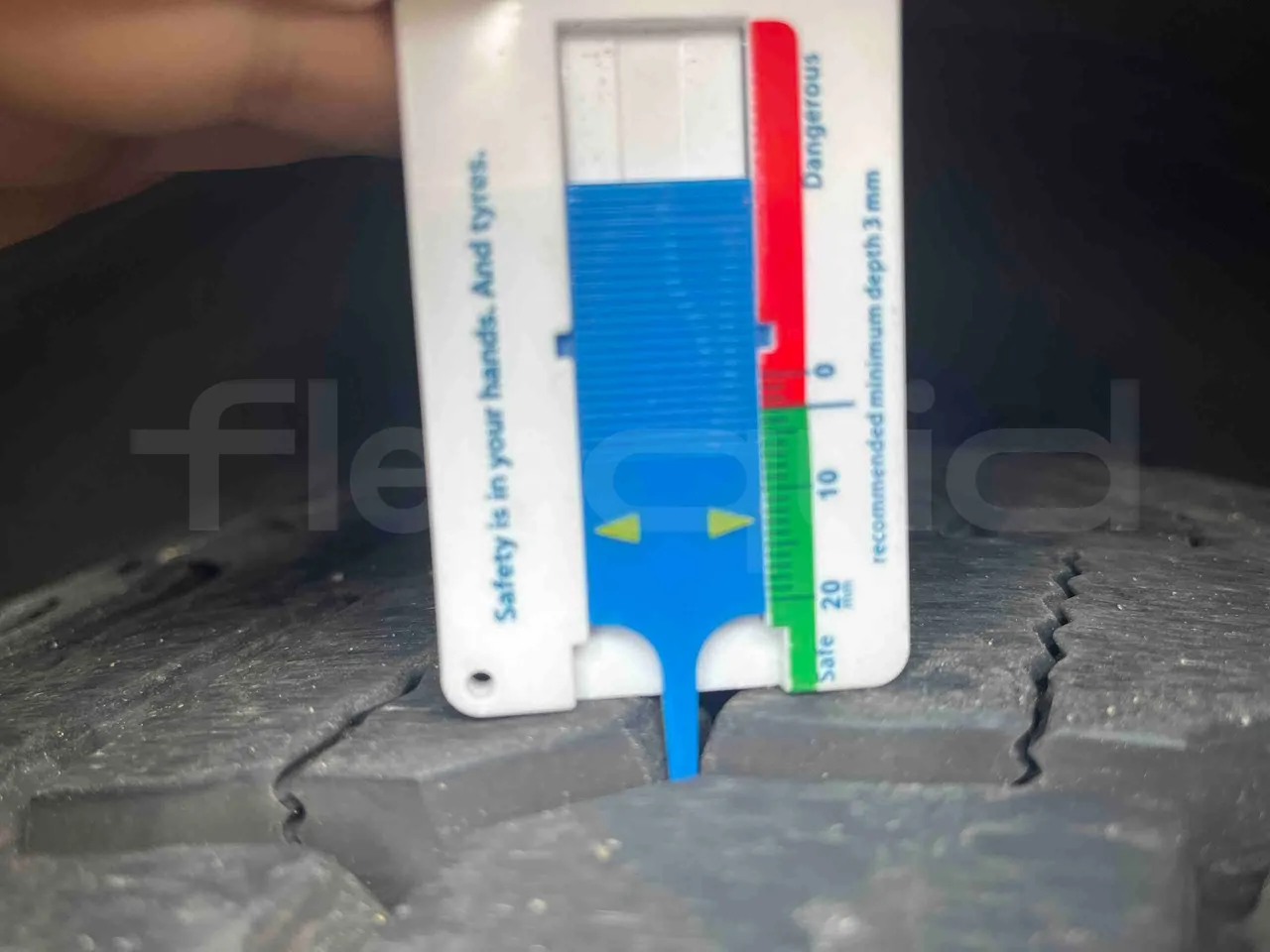 Neoplan Skyliner L - EUR6 - 371kW - 14.0000m - front left tire measurements