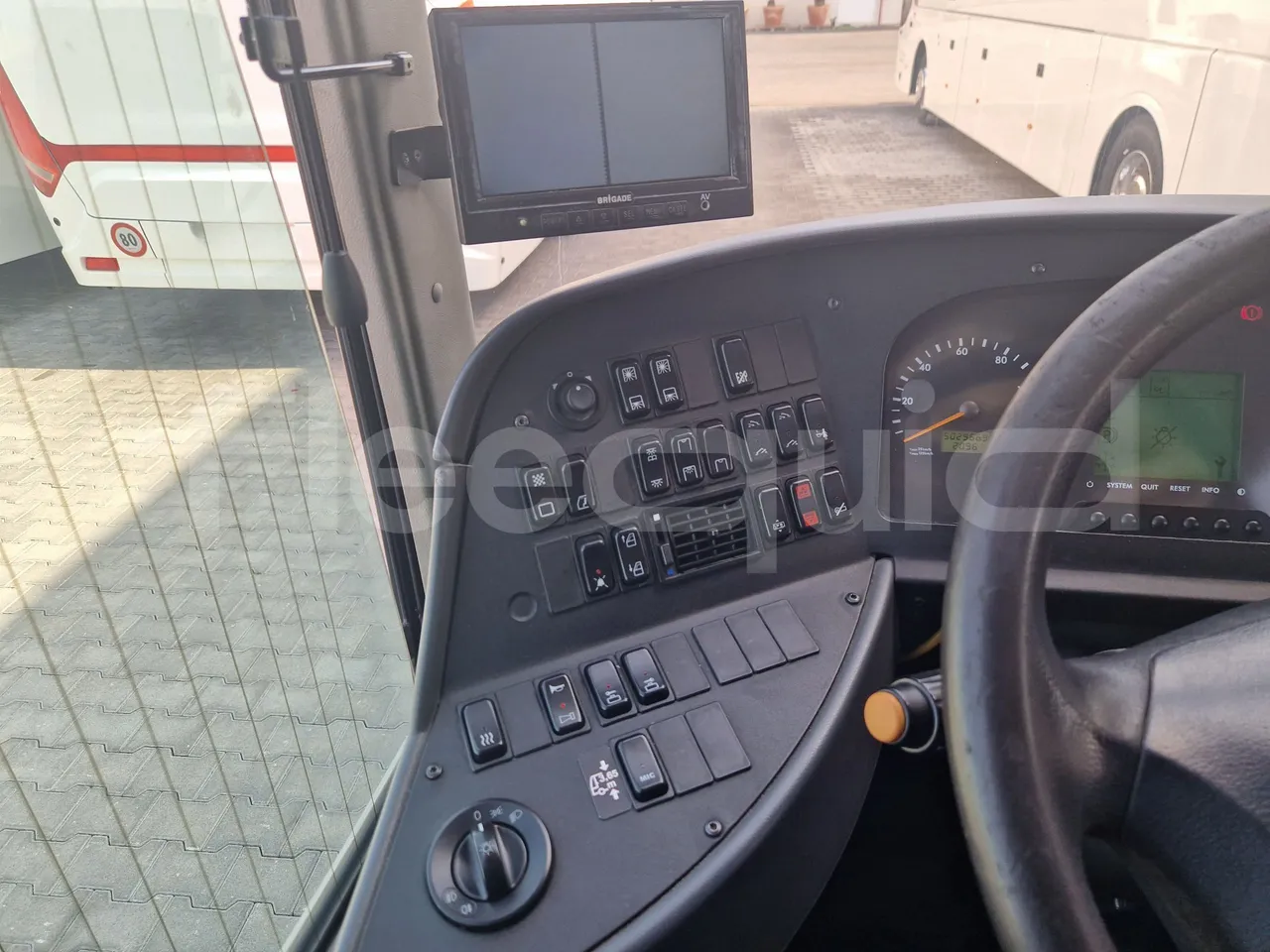 Mercedes-Benz Tourismo RHD/ Euro 5 - 300 Kw - 12,140 Mt - command unit indicators