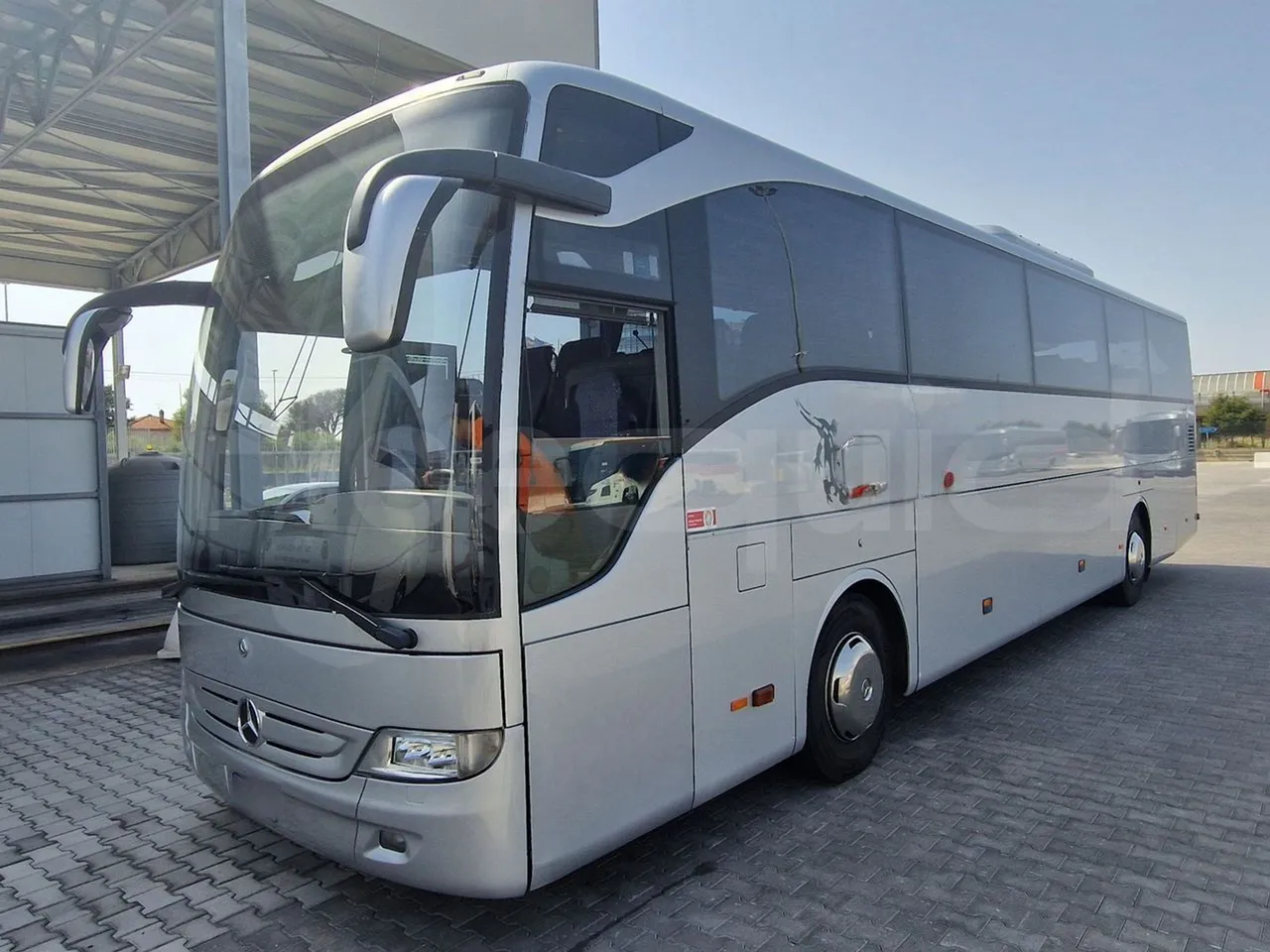 Mercedes-Benz Tourismo RHD/ Euro 5 - 300 Kw - 12,140 Mt - 3/4 front left (mandatory for bus to scrap)