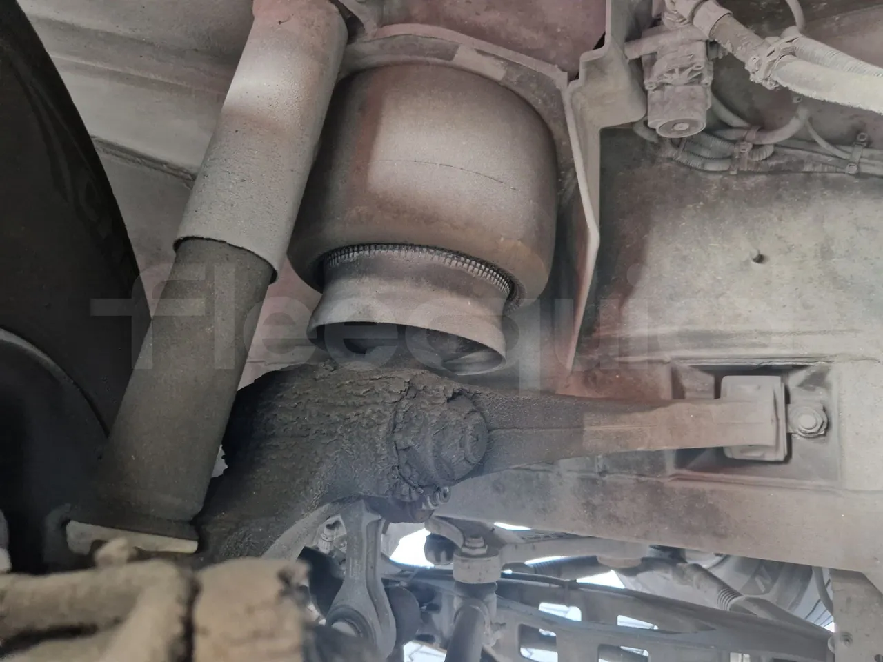Mercedes-Benz Tourismo RHD/ Euro 5 - 300 Kw - 12,140 Mt - axel 2 air springs 1 right