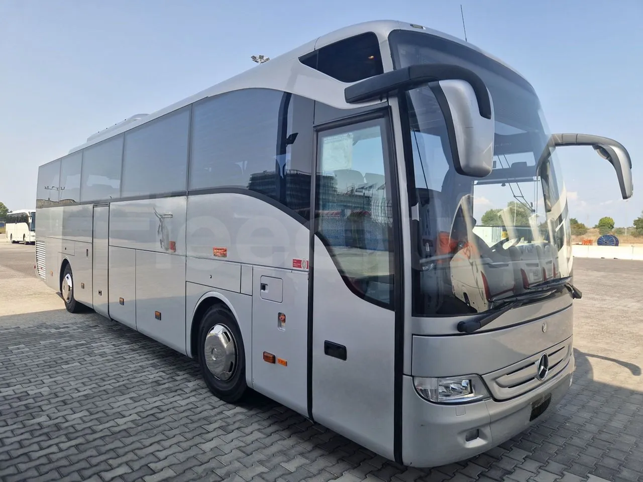 Mercedes-Benz Tourismo RHD/ Euro 5 - 300 Kw - 12,140 Mt - Base cover photo
