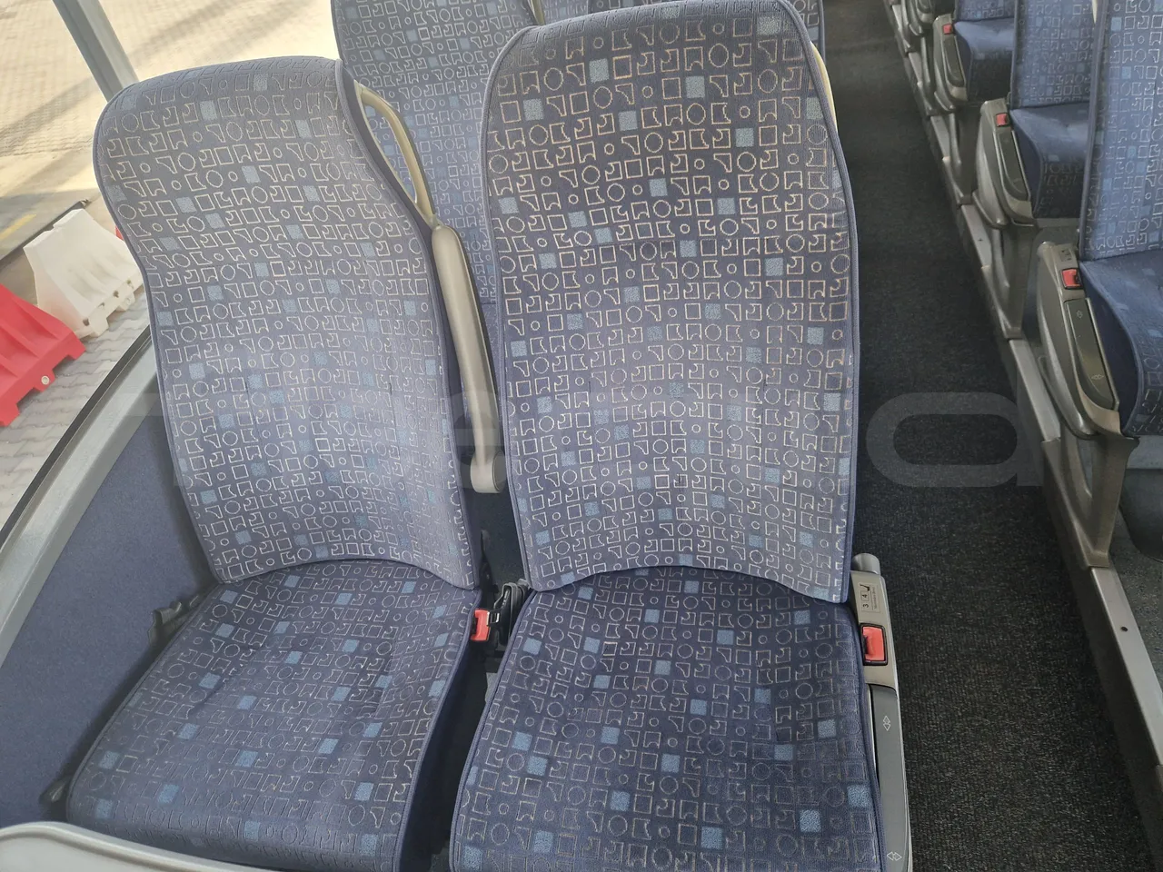 Mercedes-Benz Tourismo RHD/ Euro 5 - 300 Kw - 12,140 Mt - folding seat photo