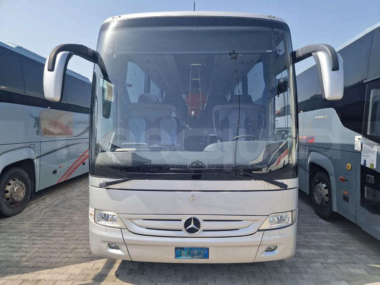 Mercedes-Benz Tourismo RHD/ Euro 5 - 300 Kw - 12,140 Mt - front photo