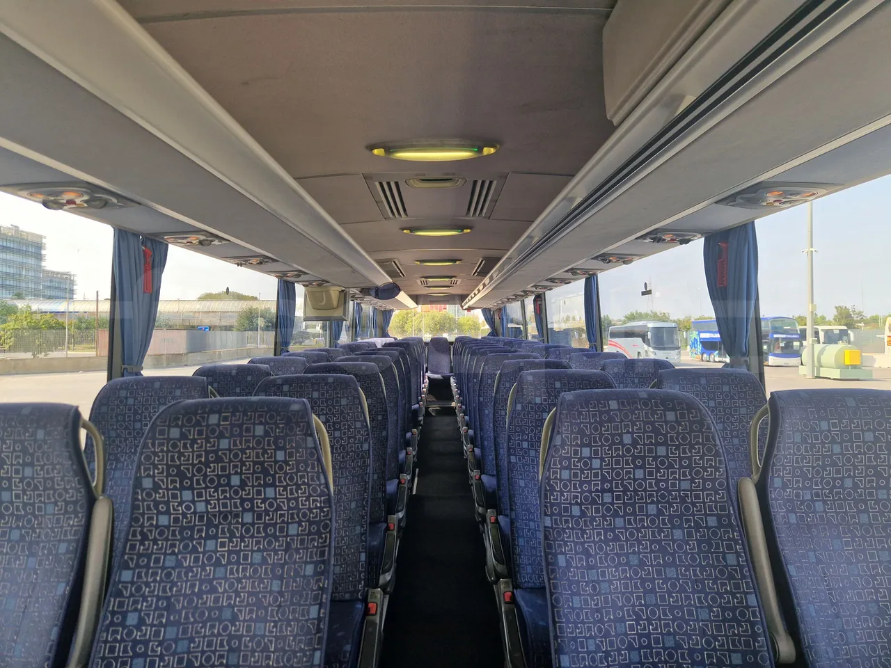 Mercedes-Benz Tourismo RHD/ Euro 5 - 300 Kw - 12,140 Mt - interior reverse seats driver height (mandatory for bus to scrap)
