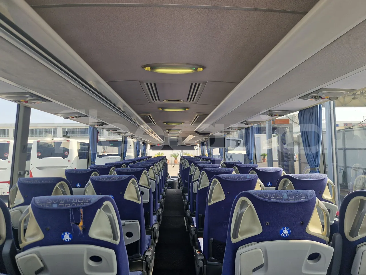 Mercedes-Benz Tourismo RHD/ Euro 5 - 300 Kw - 12,140 Mt - forward view all seats last row height