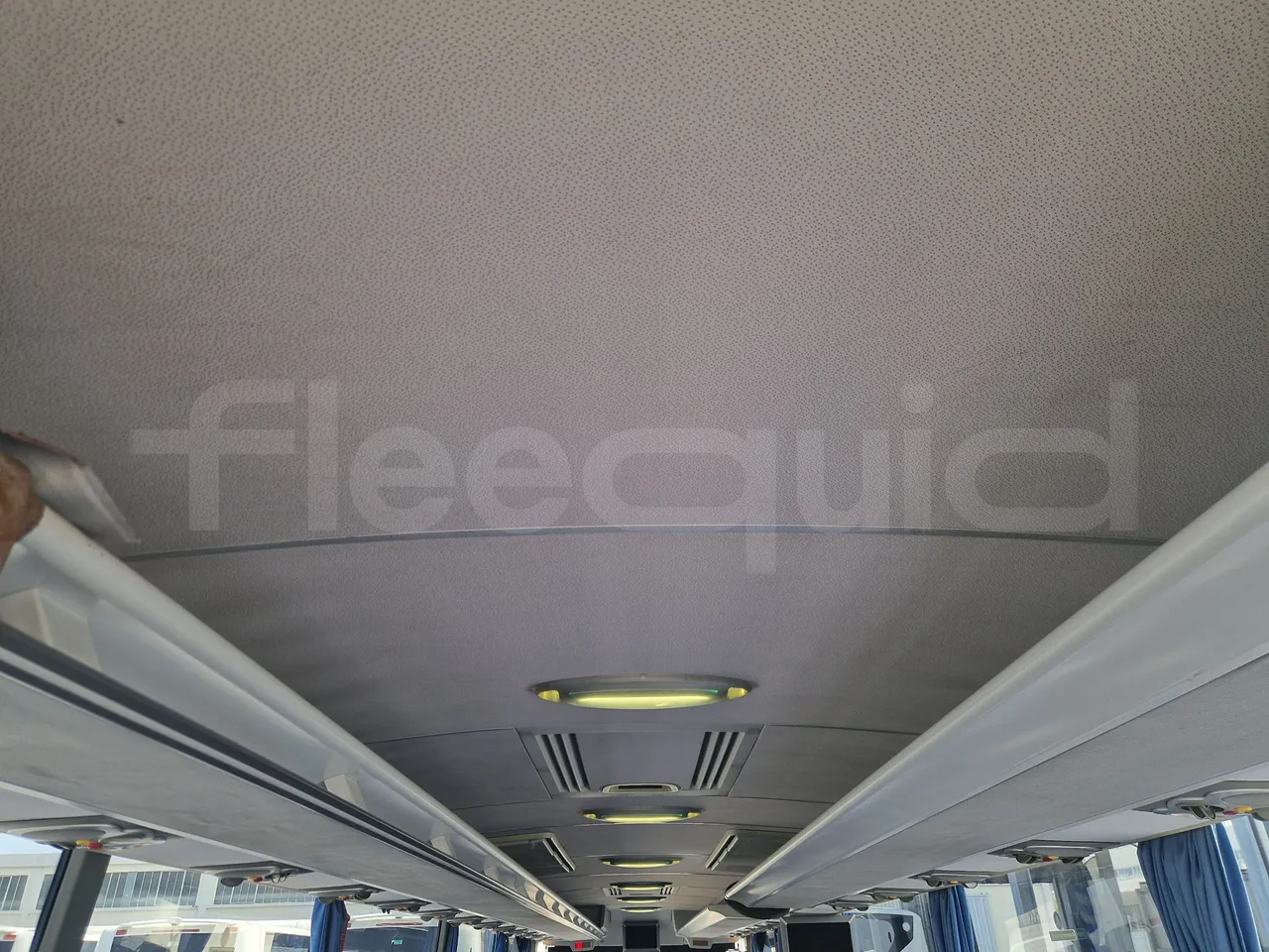 Mercedes-Benz Tourismo RHD/ Euro 5 - 300 Kw - 12,140 Mt - overhead compartments photo
