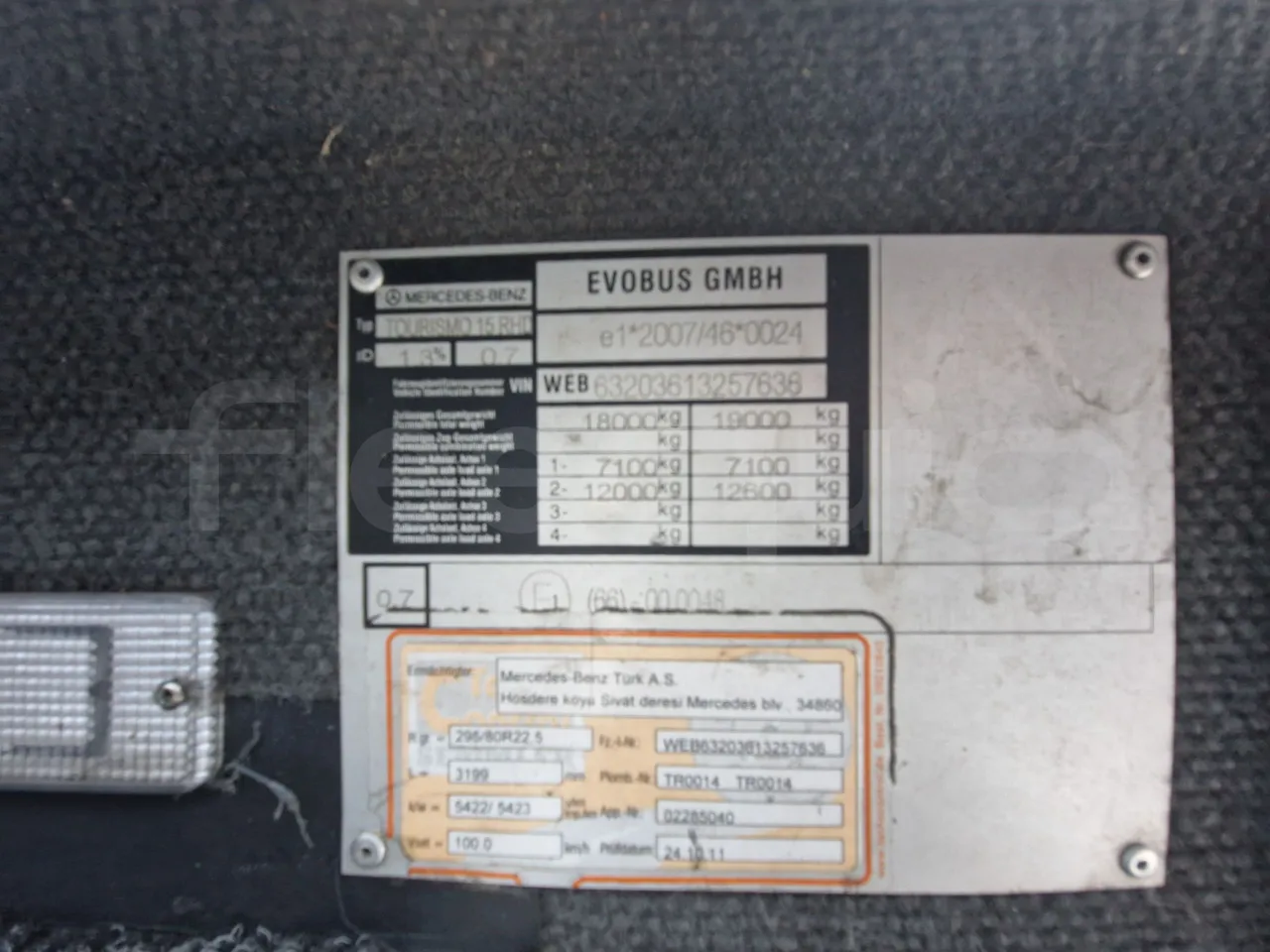 Mercedes-Benz Tourismo RHD/ Euro 5 - 300 Kw - 12,140 Mt - vehicle plate photo