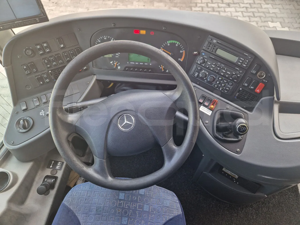 Mercedes-Benz Tourismo RHD/ Euro 5 - 300 Kw - 12,140 Mt - steering wheel photo