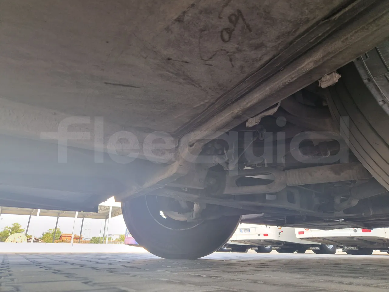 Mercedes-Benz Tourismo RHD/ Euro 5 - 300 Kw - 12,140 Mt - front axle right side