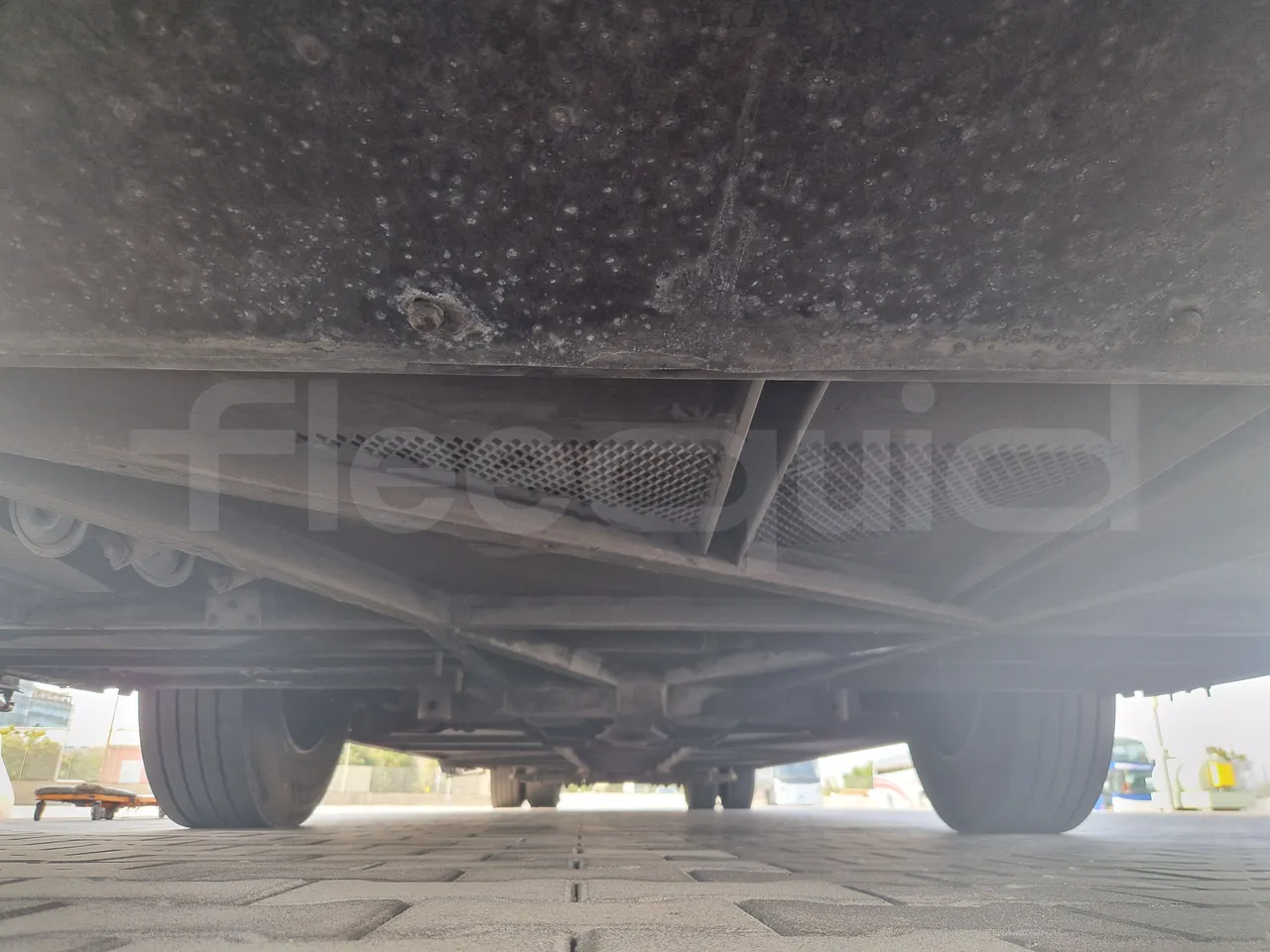 Mercedes-Benz Tourismo RHD/ Euro 5 - 300 Kw - 12,140 Mt - front undercarriage from front