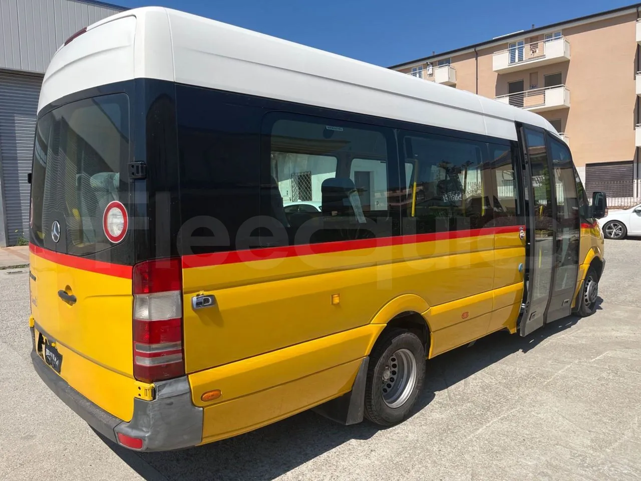 Mercedes-Benz Sprinter 906KA50 - Euro 4 - 110 kW - 7.345 mt - 3/4 right rear doors closed