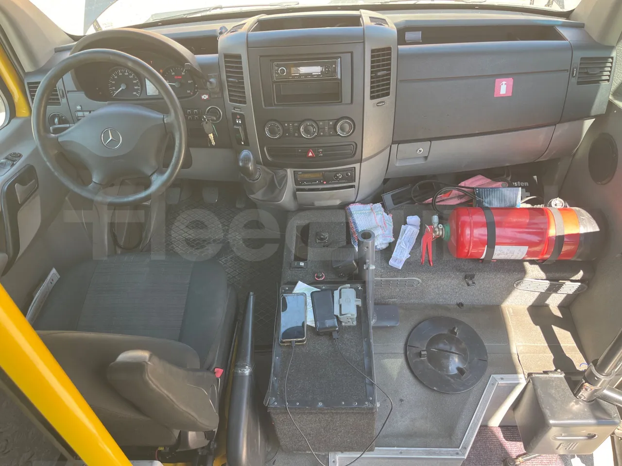 Mercedes-Benz Sprinter 906KA50 - Euro 4 - 110 kW - 7.345 mt - buttons panels on