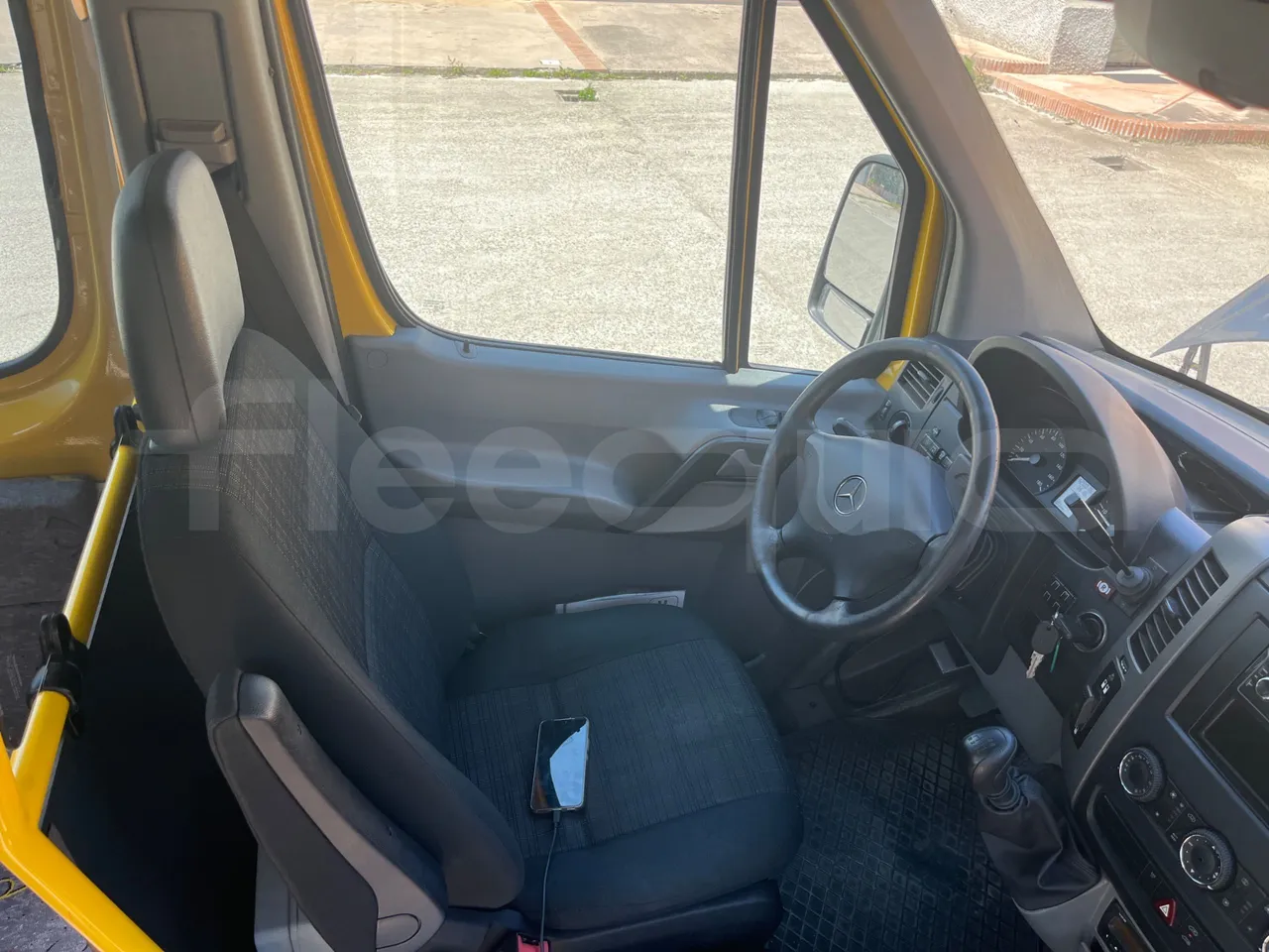 Mercedes-Benz Sprinter 906KA50 - Euro 4 - 110 kW - 7.345 mt - driver's seat photo