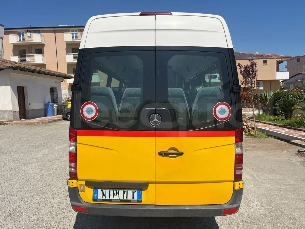 Mercedes-Benz Sprinter 906KA50 - Euro 4 - 110 kW - 7.345 mt - rear hatch closed