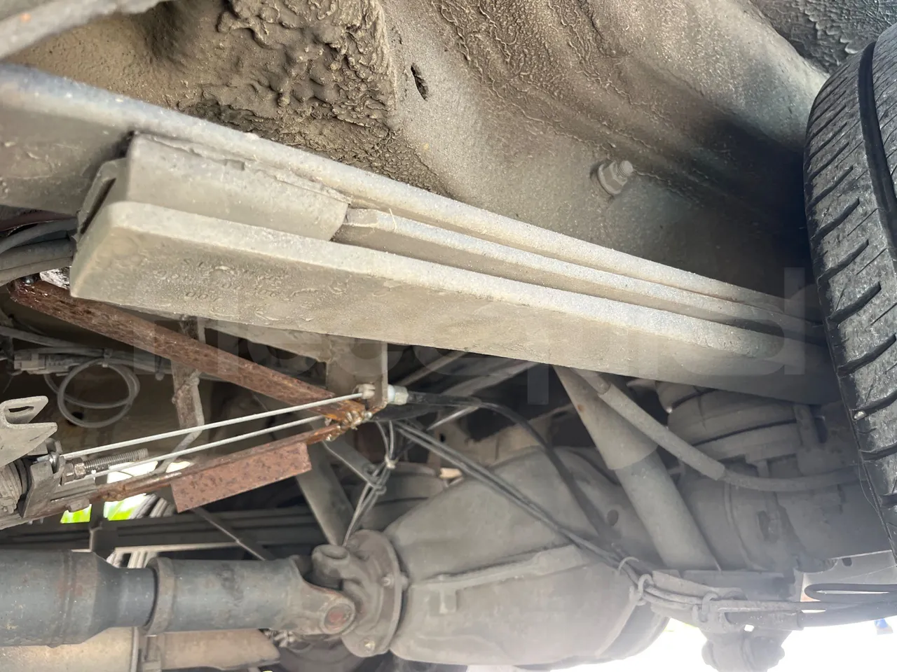 Mercedes-Benz Sprinter 906KA50 - Euro 4 - 110 kW - 7.345 mt - axle 2 shock absorbers 1 right