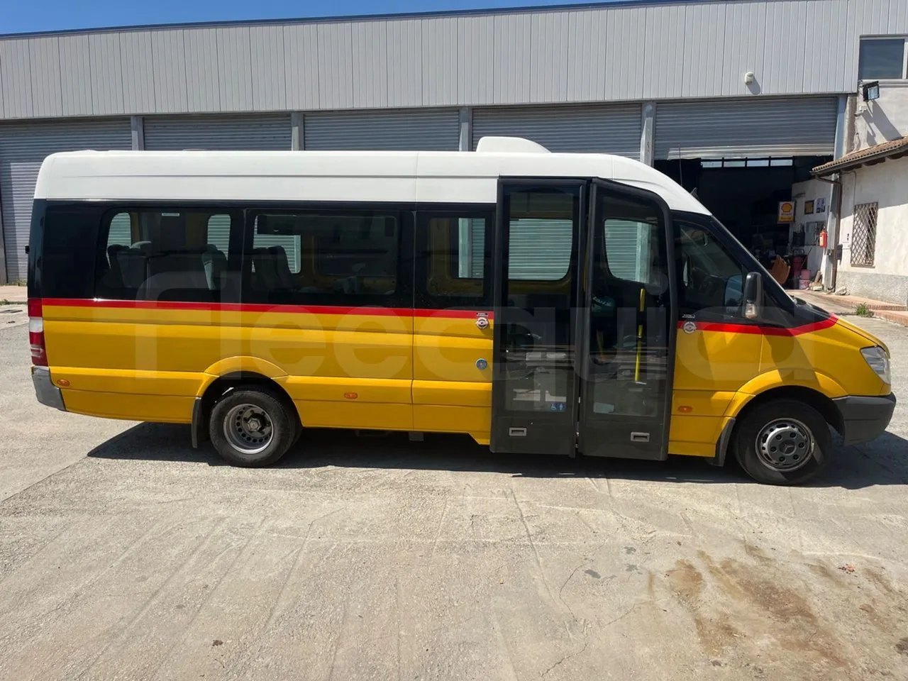 Mercedes-Benz Sprinter 906KA50 - Euro 4 - 110 kW - 7.345 mt - right side doors closed